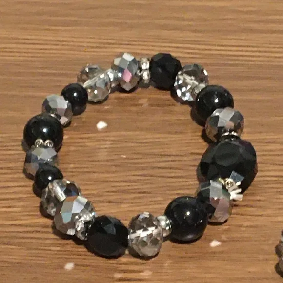 Beaded Bracelet set of 3  Black Silver - Picture 4 of 4
